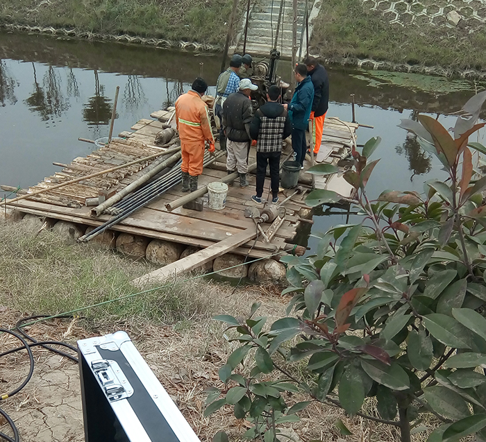 安徽市城建设计院水上孔现场测试